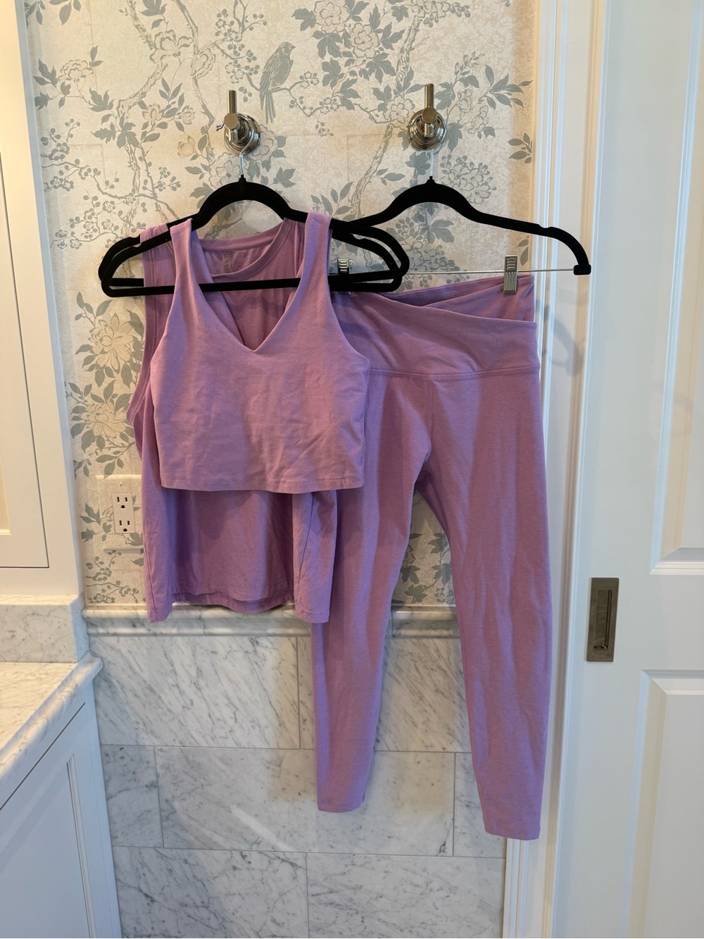 Beyond Yoga Lilac Petal Heather 3-Piece Activewear Set Size Small